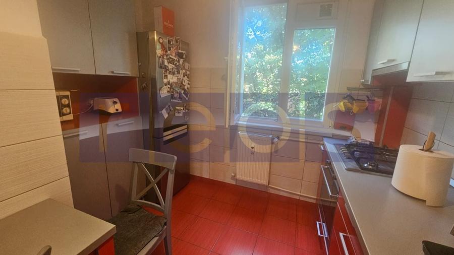 Apartament cu 3 camere decomandat, mobilat în Drumul Taberei