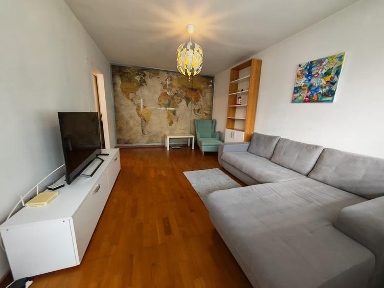 Apartament cu 2 camere decomandat în Bucur Obor