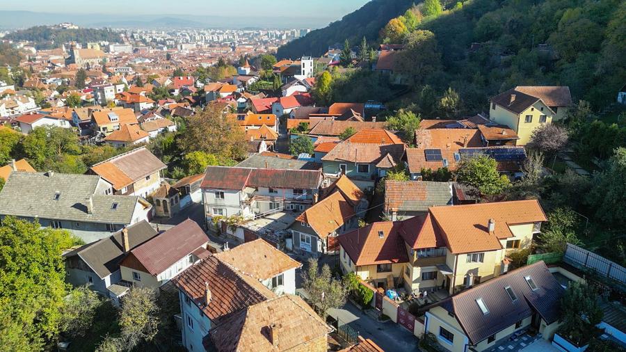 Casă individuală cu 2 camere cu Canalizare în Schei