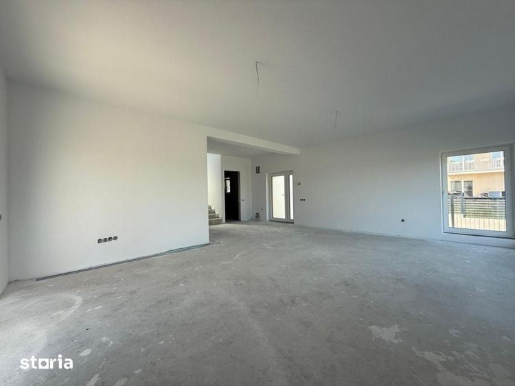 Casă cu 4 camere cu Teren 438 Mp în Apahida