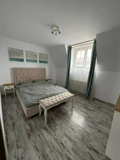 Apartament cu 4 camere semidecomandat în Fundeni