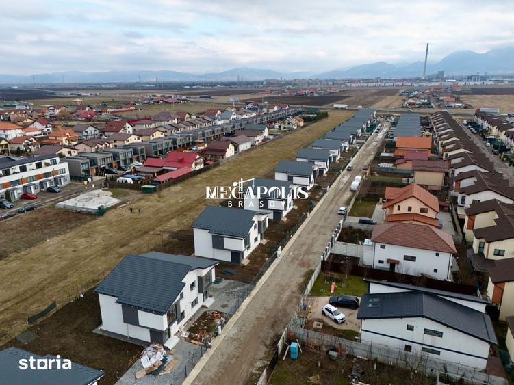 Casă cu 4 camere cu Teren 300 Mp în Central