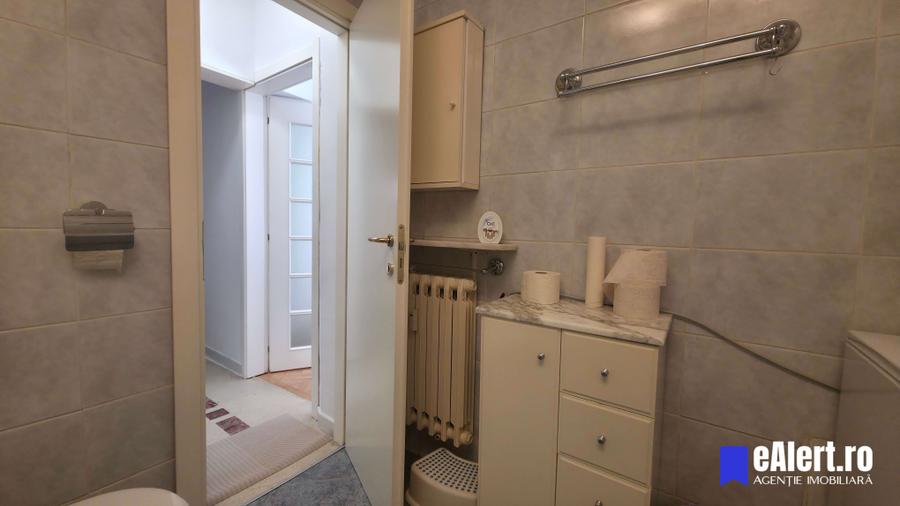 Apartament cu 2 camere decomandat în P-ța Unirii