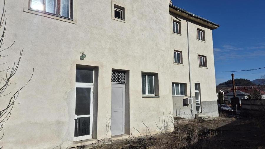 Hotel/Pensiune, de 979 mp, în Soveja