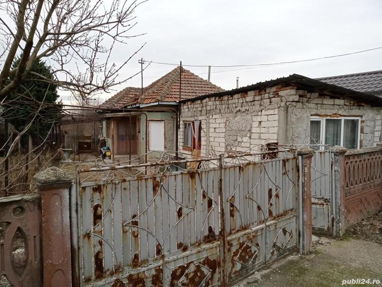 Casă cu 3 camere cu Teren 3000 Mp în Barza