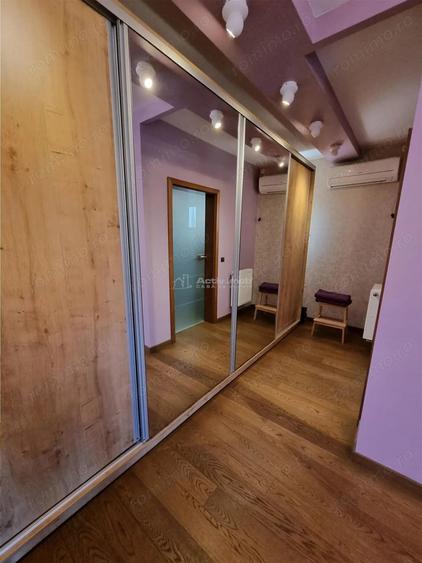Casă cu Teren 1659 Mp în Central