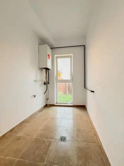 Casă cu 4 camere cu Teren 250 Mp în Gulia
