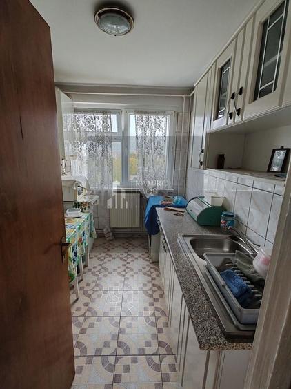 Apartament cu 3 camere semidecomandat, mobilat în Brâncoveanu