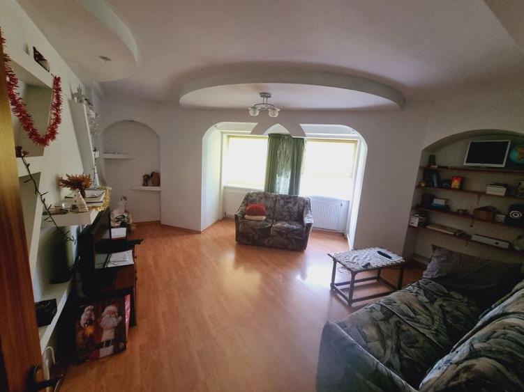 Apartament cu 2 camere decomandat în Ultracentral