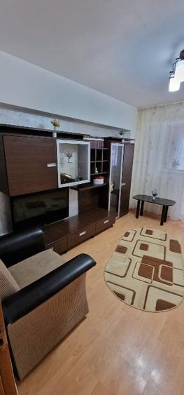 Apartament cu 2 camere decomandat în Micro 20