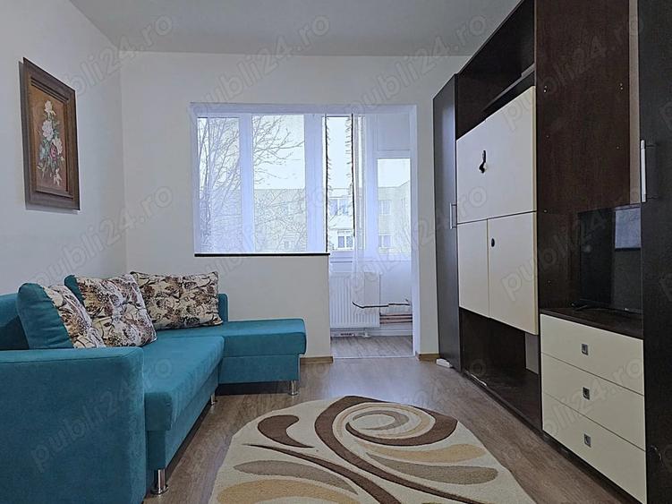 Apartament cu 2 camere semidecomandat în Aurel Vlaicu