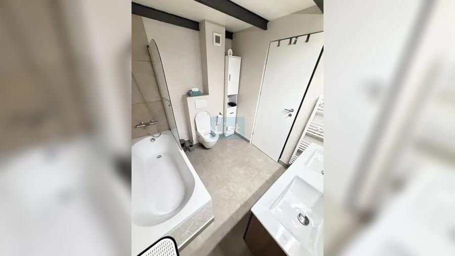 Apartament cu 3 camere semidecomandat în Semicentral