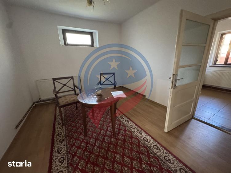 Casă cu 6 camere cu Teren 380 Mp în Brazda lui Novac