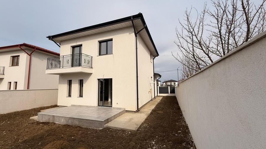 Casă individuală cu 4 camere cu Canalizare în Miroslava