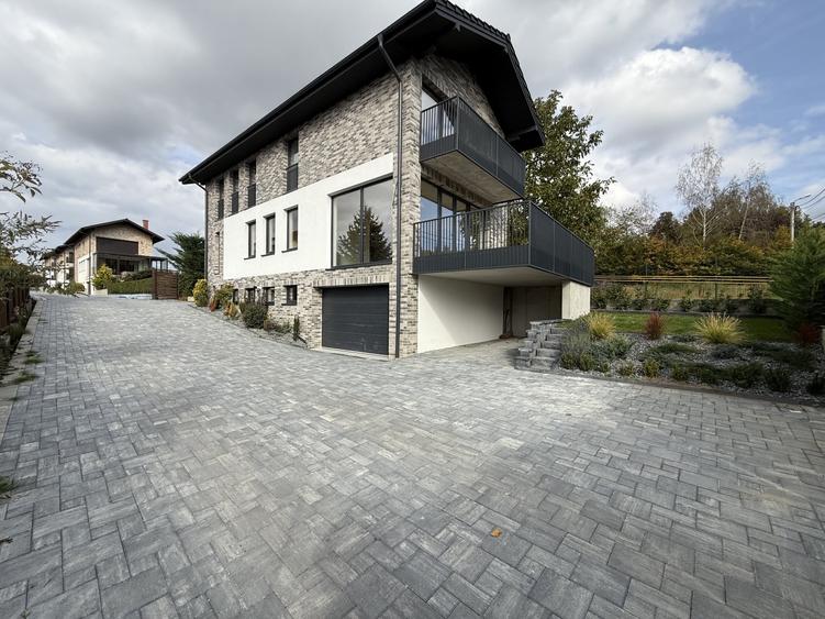 Casă individuală cu 5 camere cu Canalizare în Făget