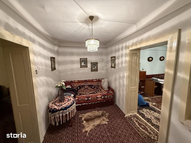 Casă cu 4 camere cu Teren 400 Mp în Poiana Sibiului