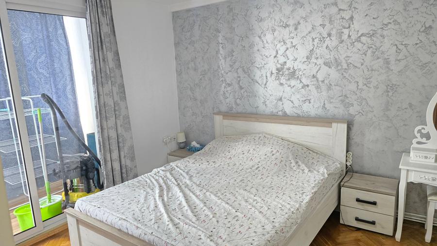 Apartament cu 3 camere semidecomandat în Ultracentral