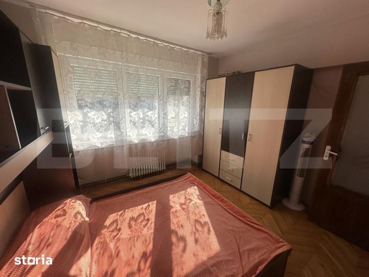 Apartament cu 3 camere semidecomandat în Micro 16