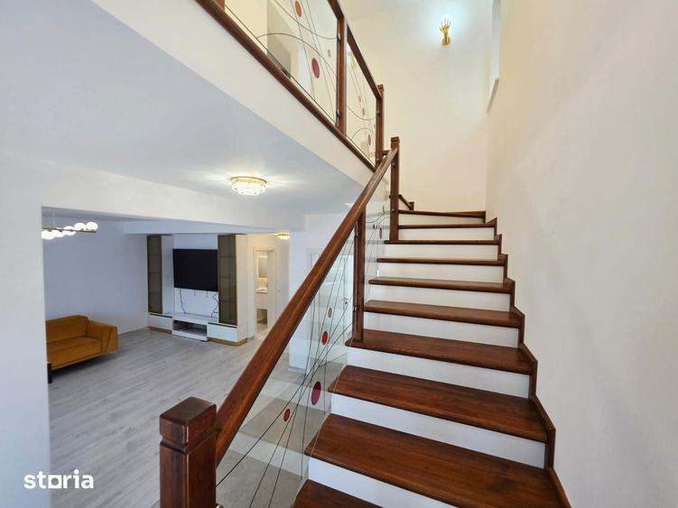 Casă cu 5 camere cu Teren 550 Mp în Păulești