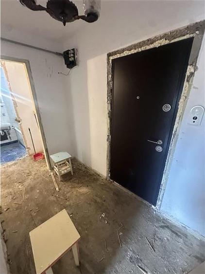 Decomandat la etajul 1 cu 2 balcoane, aproape de Mall - 5