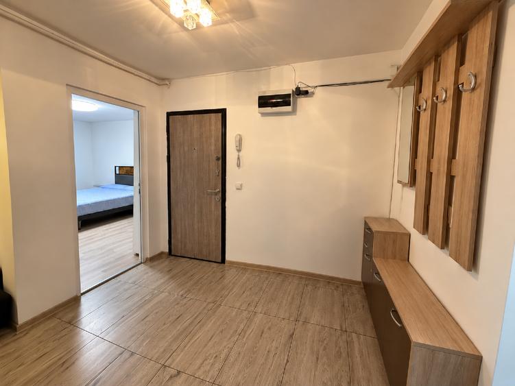 Apartament cu 4 camere decomandat, mobilat în Pantelimon