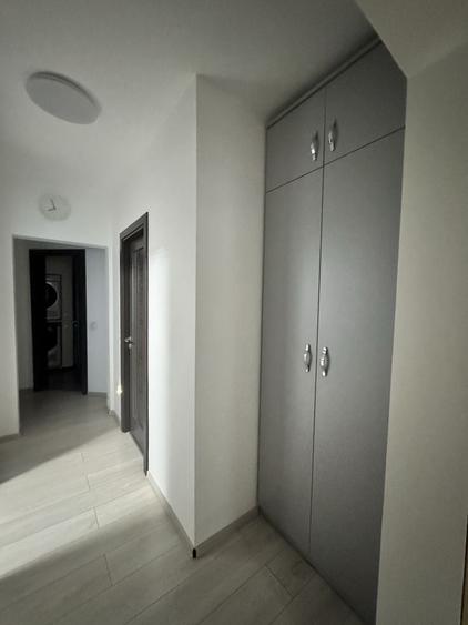Apartament cu 3 camere decomandat în Sud