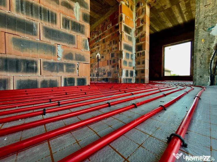Casă cu 5 camere cu Teren 400 Mp în Central