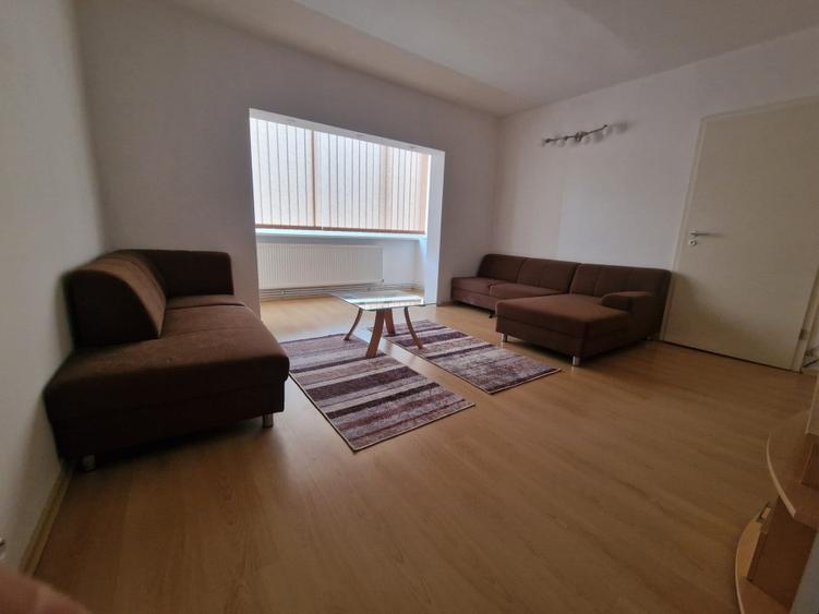 Apartament cu 2 camere semidecomandat în Complex Studențesc