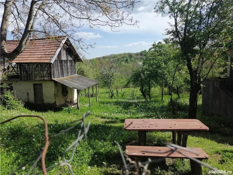 Teren de 5265 mp, în Teișani