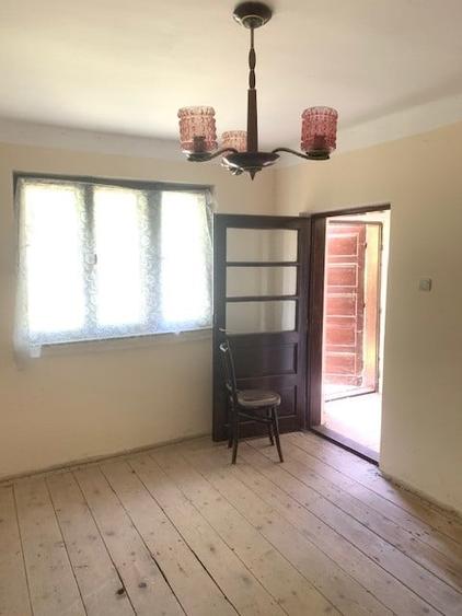 Casă individuală cu 2 camere cu Teren 2518 Mp în Sascut