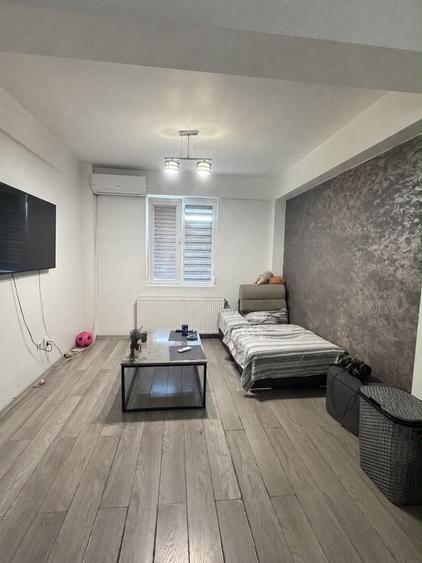 Apartament cu 2 camere decomandat în Exterior Vest
