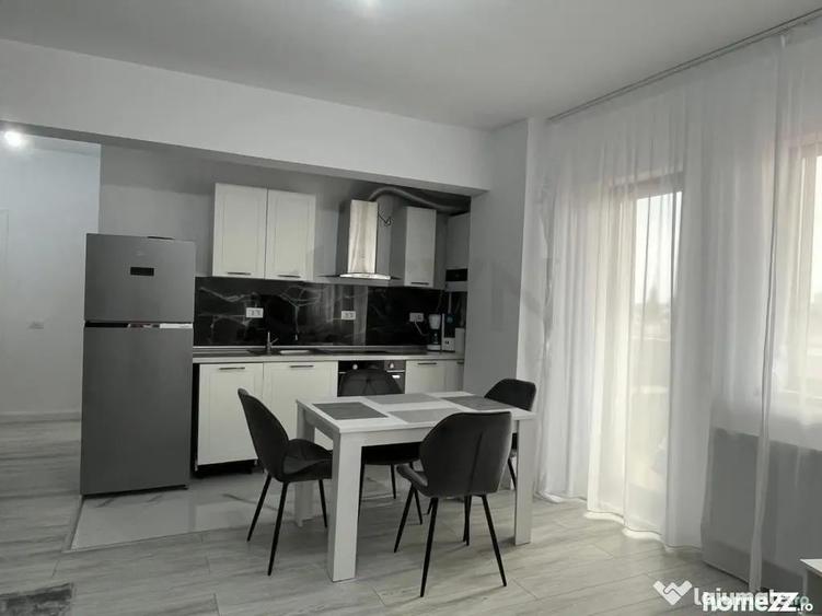 Apartament cu 3 camere semidecomandat în Pipera