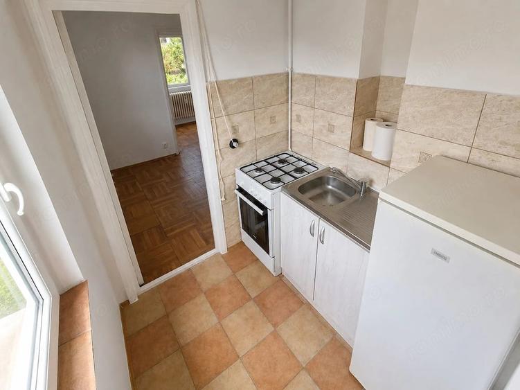 Apartament cu 3 camere semidecomandat în Șagului