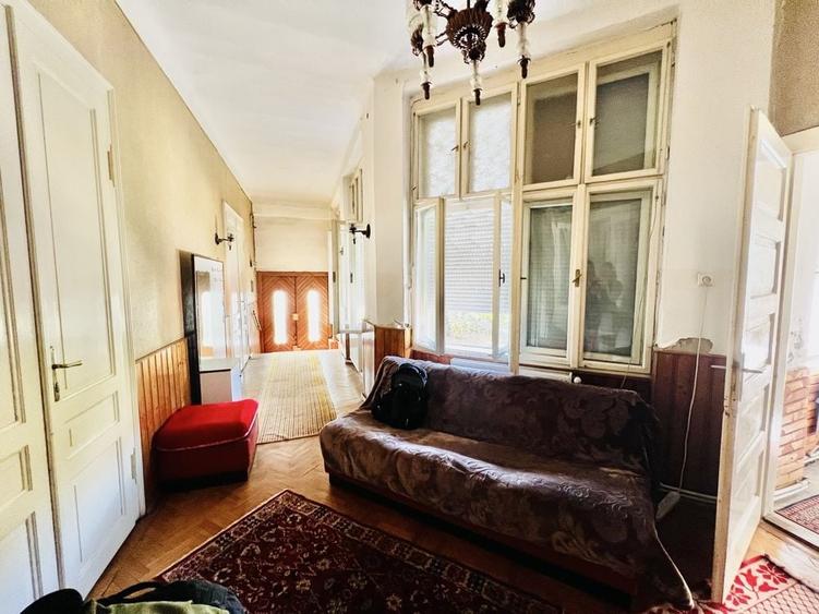 Casă cu 3 camere în Central