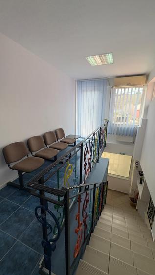 Casă cu 7 camere cu Teren 150 Mp în Tomis II