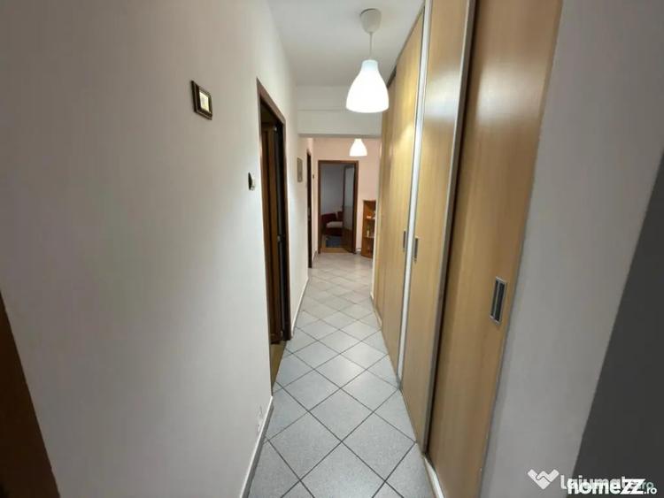 Apartament cu 4 camere decomandat în Central