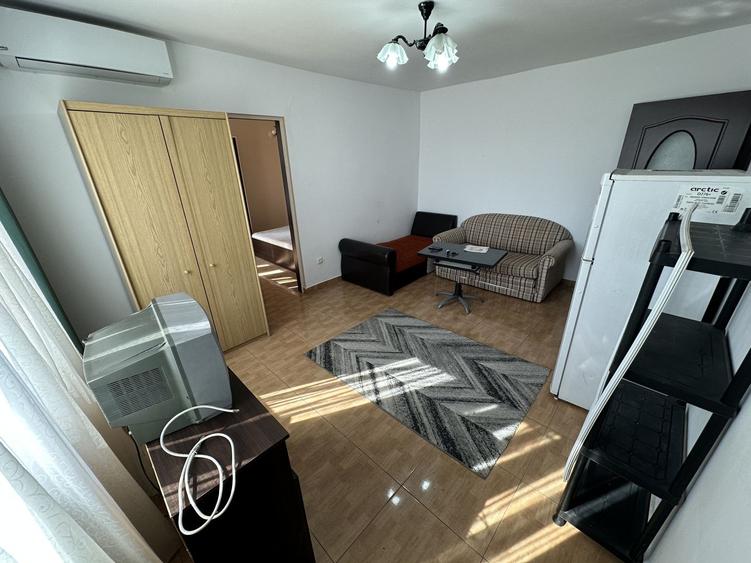 Apartament cu 2 camere semidecomandat, mobilat în Circumvalațiunii