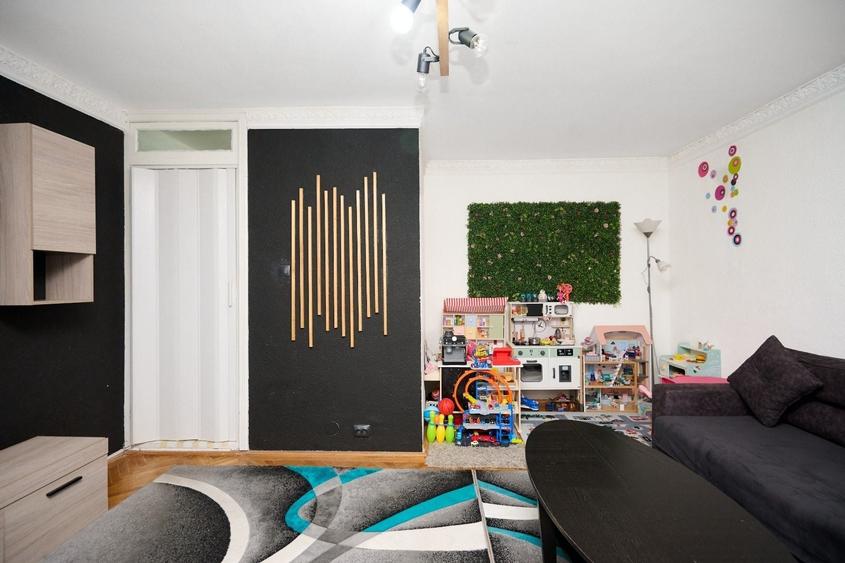 Apartament cu 3 camere decomandat în Găvana