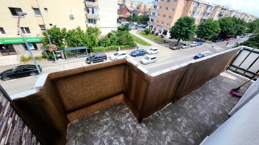 Garsonieră decomandată în Central