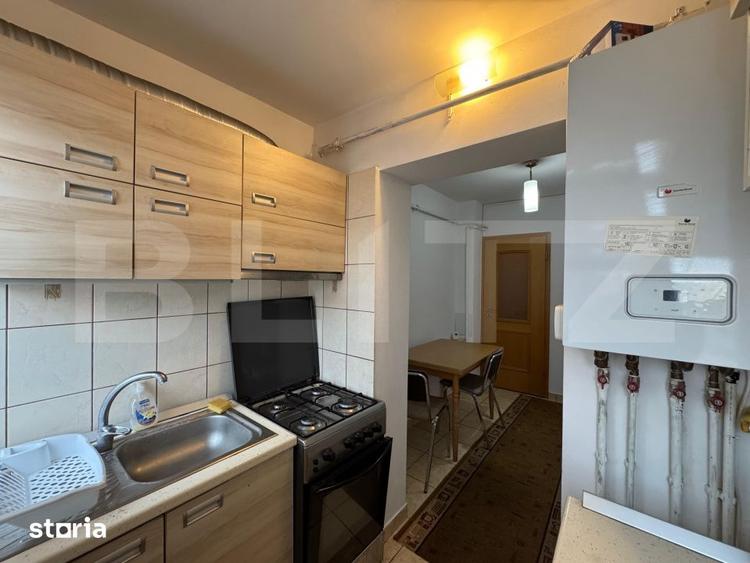 Apartament cu 3 camere decomandat în Sărari