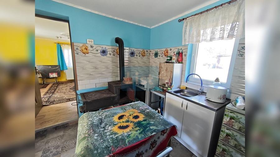 Casă cu 2 camere cu Teren 1457 Mp în Vest
