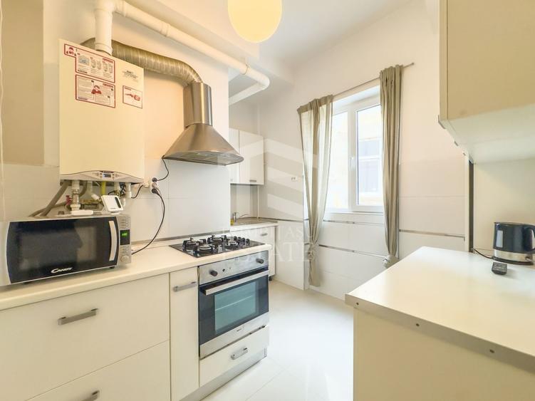 Apartament cu 3 camere decomandat, mobilat în Universitate