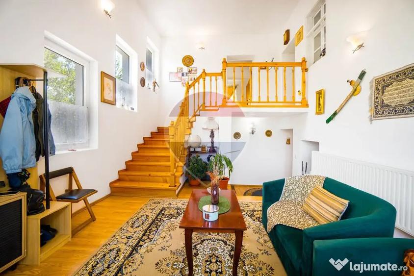 Casă cu 6 camere cu Teren 2794 Mp în Bunești