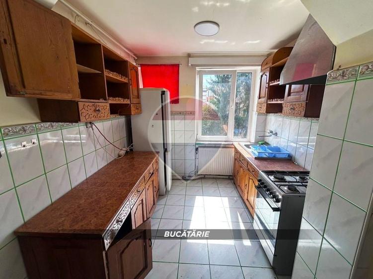 Apartament cu 2 camere decomandat, mobilat în Central