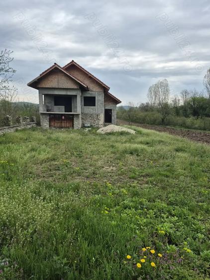 Casă cu 6 camere în Ceauru