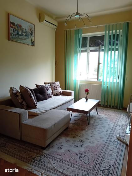 Apartament cu 3 camere decomandat în Obor