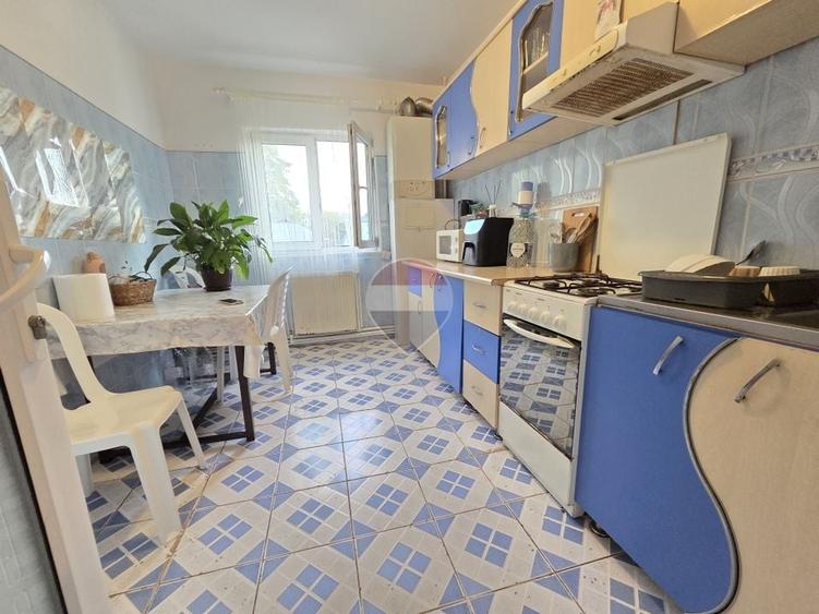 Apartament cu 2 camere decomandat, mobilat în Central