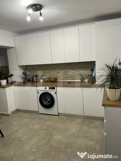 Apartament cu 3 camere semidecomandat în Micro 5