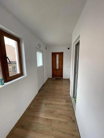Casă cu 4 camere cu Teren 569 Mp în Cernatu