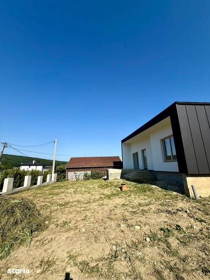 Casă cu 3 camere cu Teren 400 Mp în Corunca